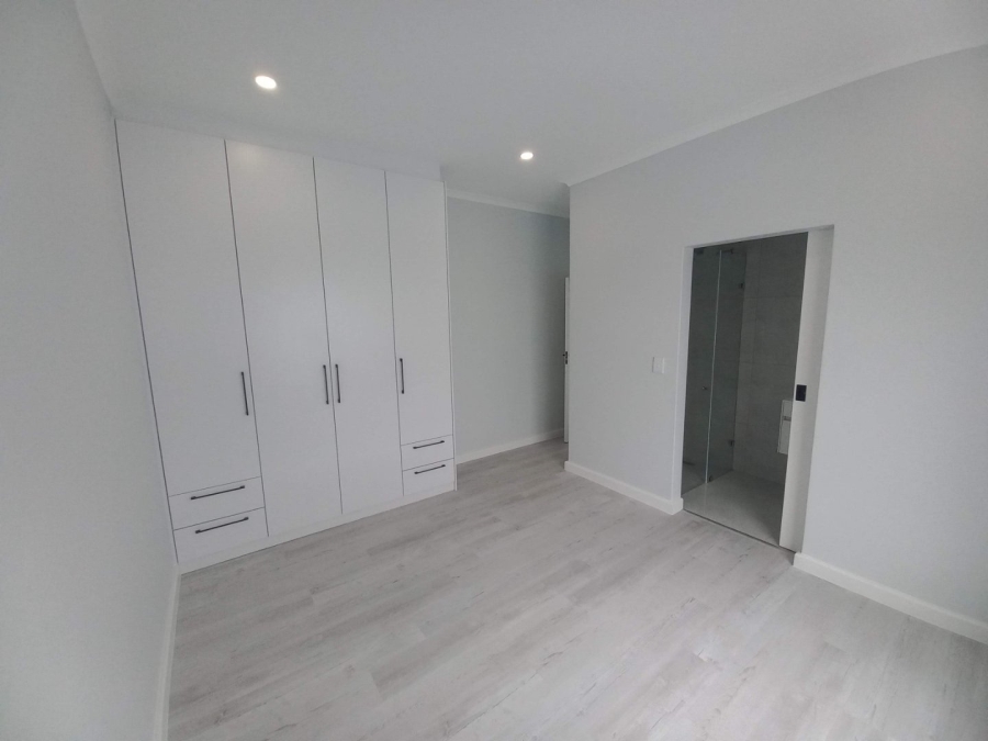 5 Bedroom Property for Sale in Sandown Western Cape
